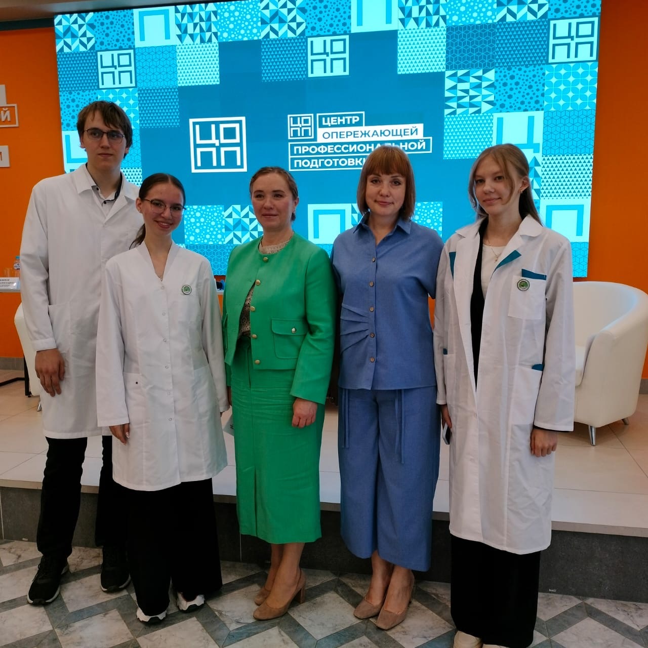 Учащиеся медицинского класса побывали на профориентационной встрече.