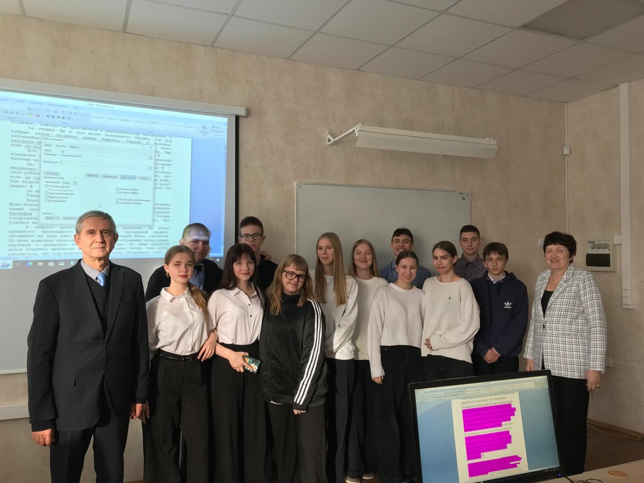 Ребята из 9 «Е» попробовали себя в роли программистов.