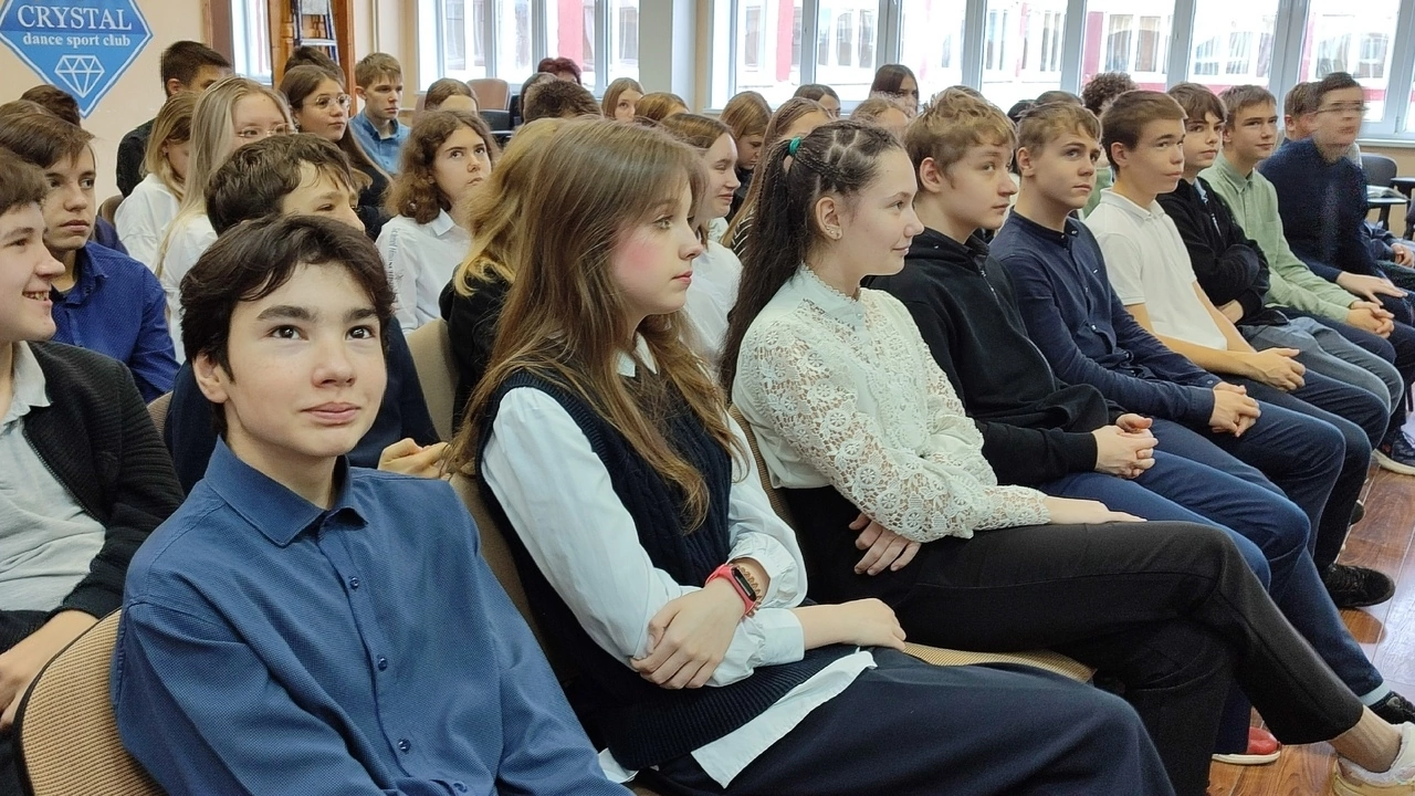 Школьникам рассказали об Институте Культуры и Искусства ЛГПУ.