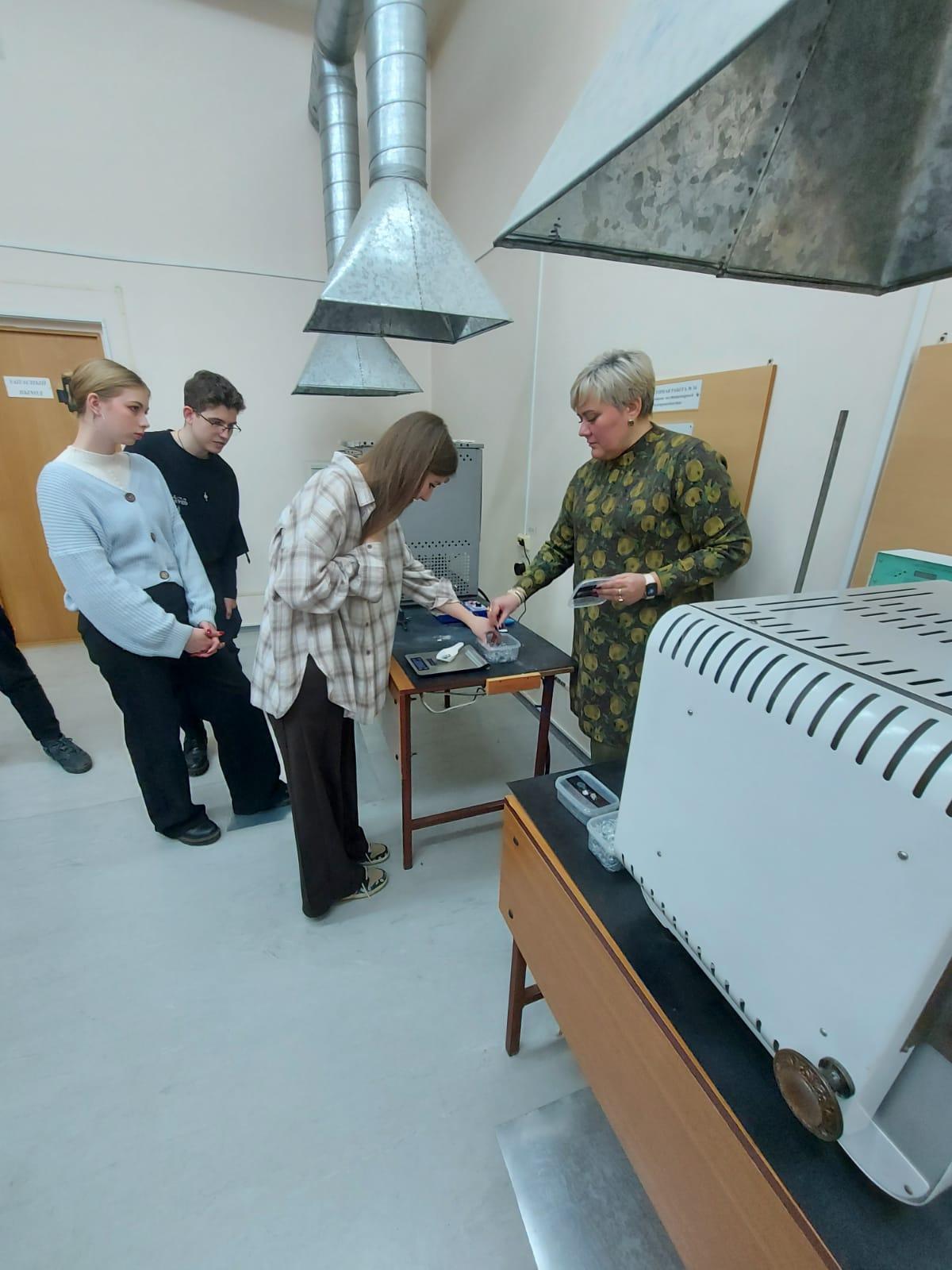 Старшеклассники посетили Металлургический институт.